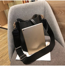 Load image into Gallery viewer, Designer Handbags Ladies Bucket Bag PU Leather Shoulder Large Capacity Crossbody Bags for Women High Quality New Tote Bag
