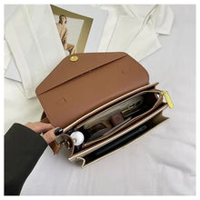 Load image into Gallery viewer, Designer style bag - 2025 new model small square body