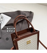 Load image into Gallery viewer, Designer Leather Handbag For Elegant Ladies, Crossbody Shoulder Tote Bag With Secure Zipper