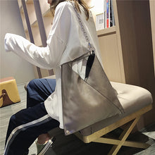 Load image into Gallery viewer, Fashion Faux Leather Handbags for Ladies Luxury Handbags Women Bags Designer Large Capacity Tote Simple Chain Shoulder Bag Female
