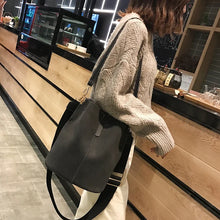 Load image into Gallery viewer, Designer Handbags Ladies Bucket Bag PU Leather Shoulder Large Capacity Crossbody Bags for Women High Quality New Tote Bag
