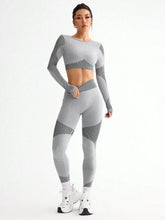 Load image into Gallery viewer, Women&#39;s 2pcs Hot-selling New Sports Tight Running Breathable Seamless Yoga Suit
